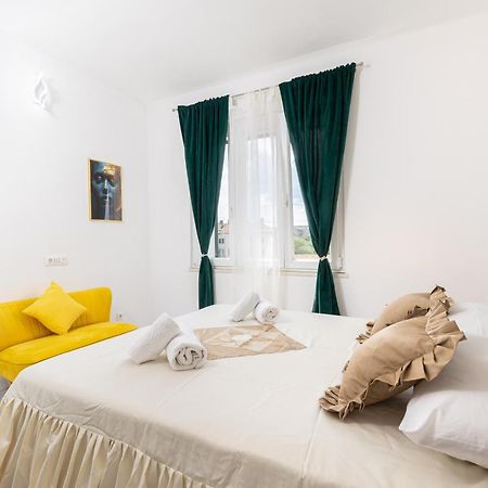Lions Suites Спліт Екстер'єр фото