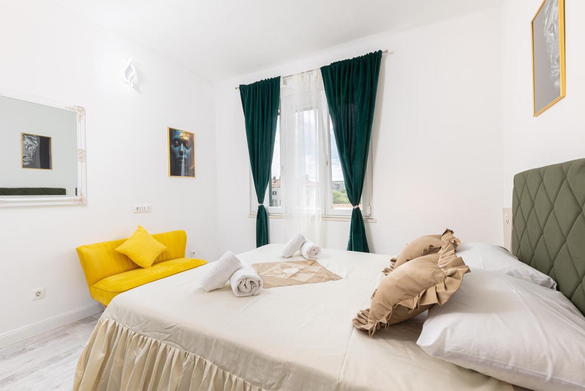 Lions Suites Спліт Екстер'єр фото