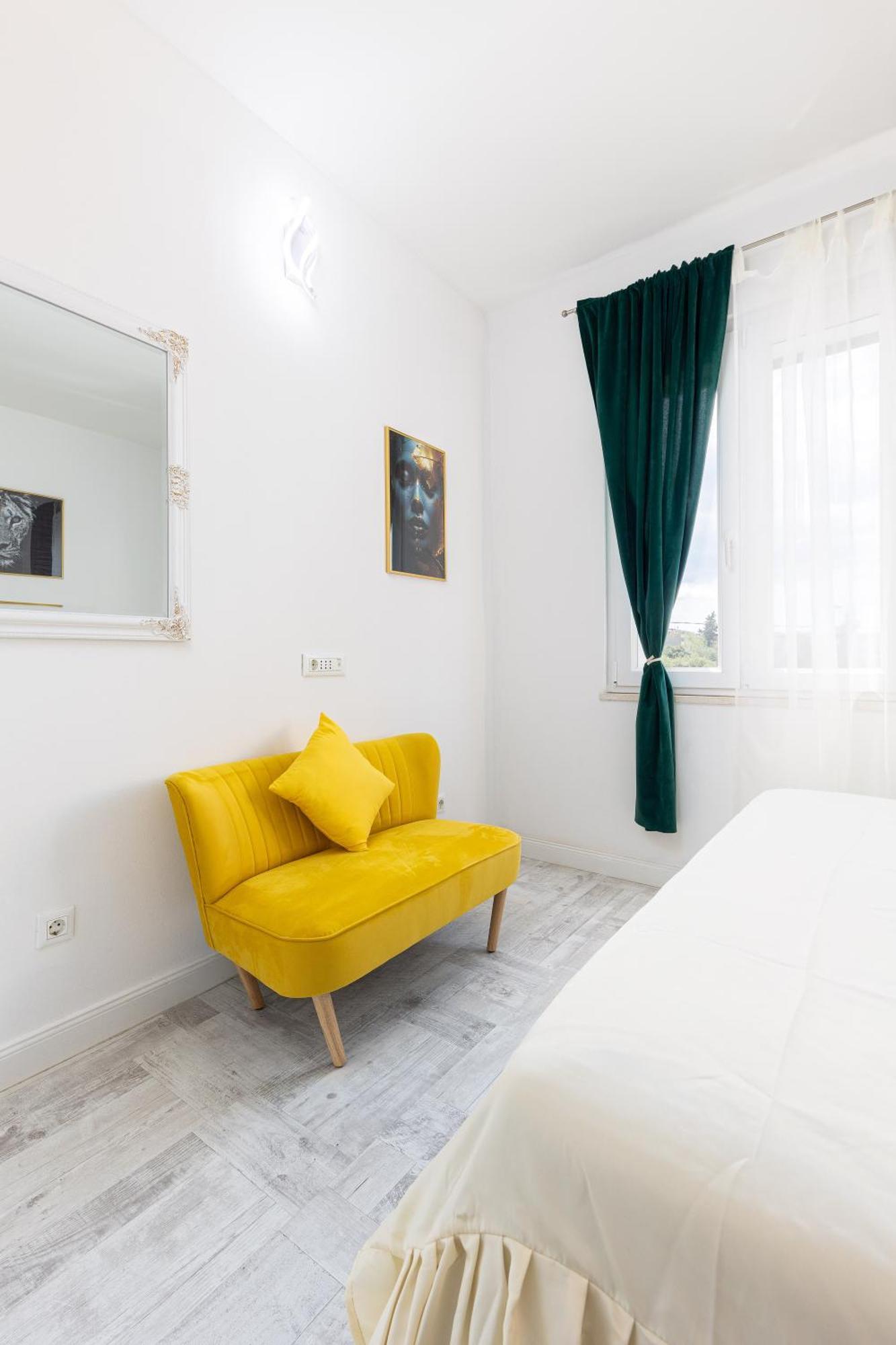 Lions Suites Спліт Екстер'єр фото
