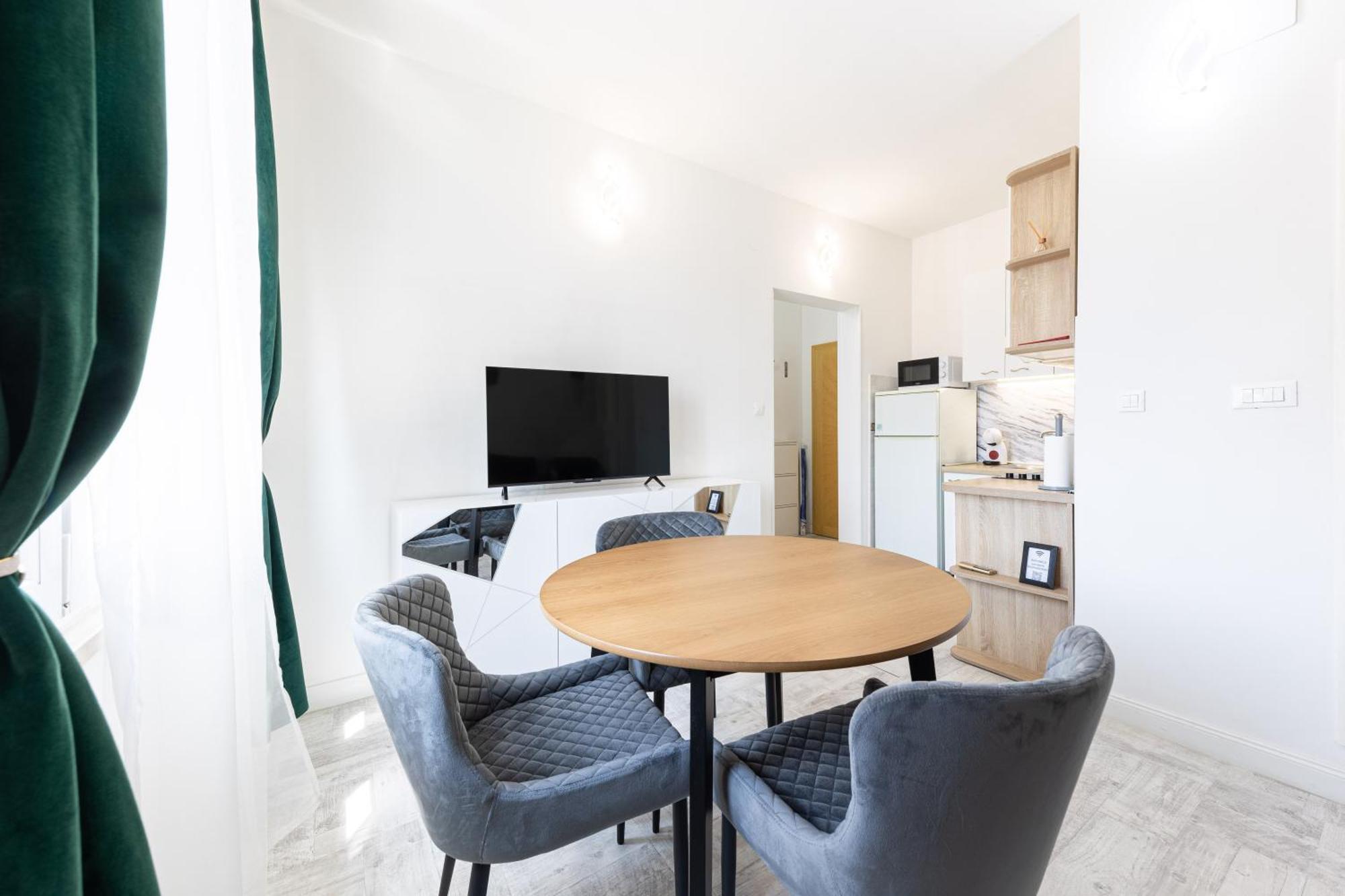 Lions Suites Спліт Екстер'єр фото