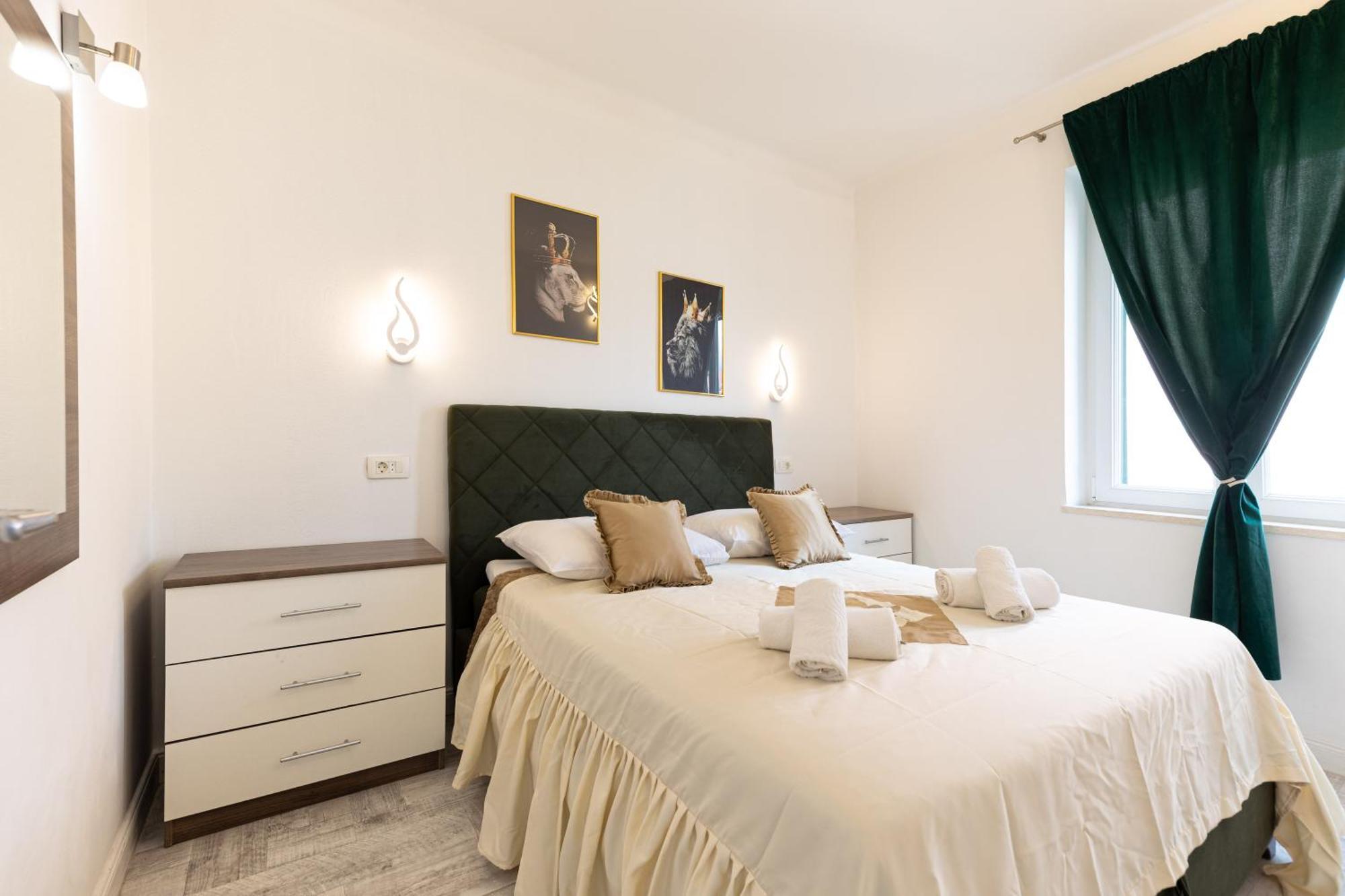 Lions Suites Спліт Екстер'єр фото