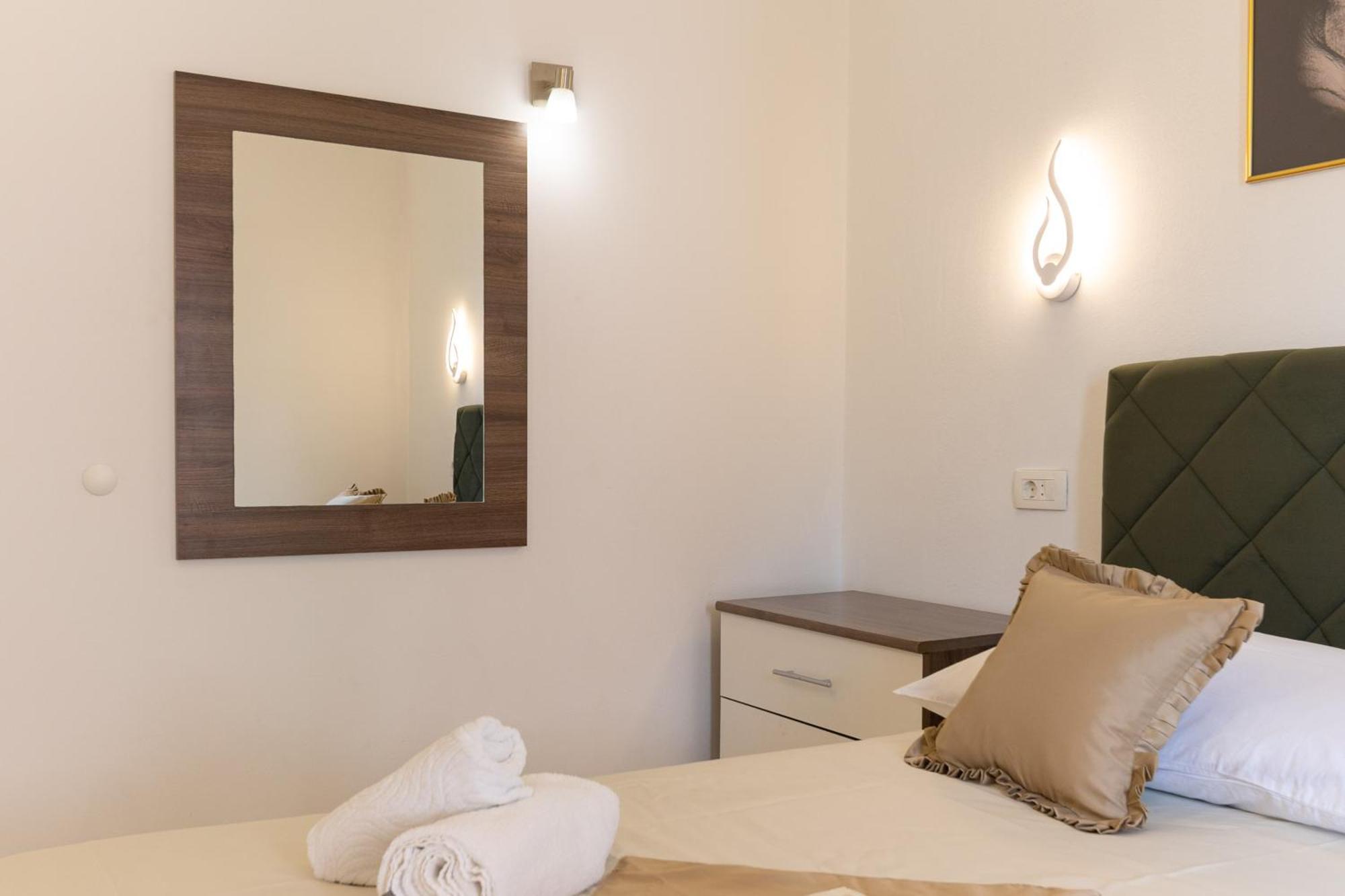 Lions Suites Спліт Екстер'єр фото
